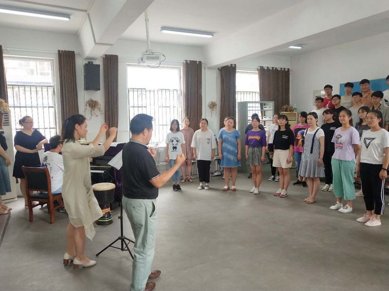 市才艺大赛指导组来公道中学指导学校艺术教育 市才艺大赛指导组来公道中学指导学校艺术教育